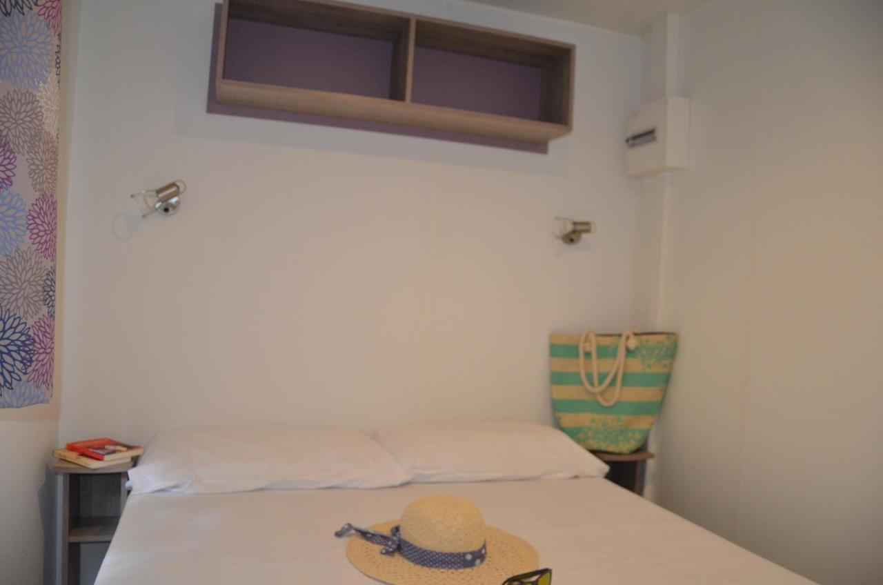 Happy Camp Mobile Homes In Camping Senia Cala Canyelles Lloret de Mar Exterior photo